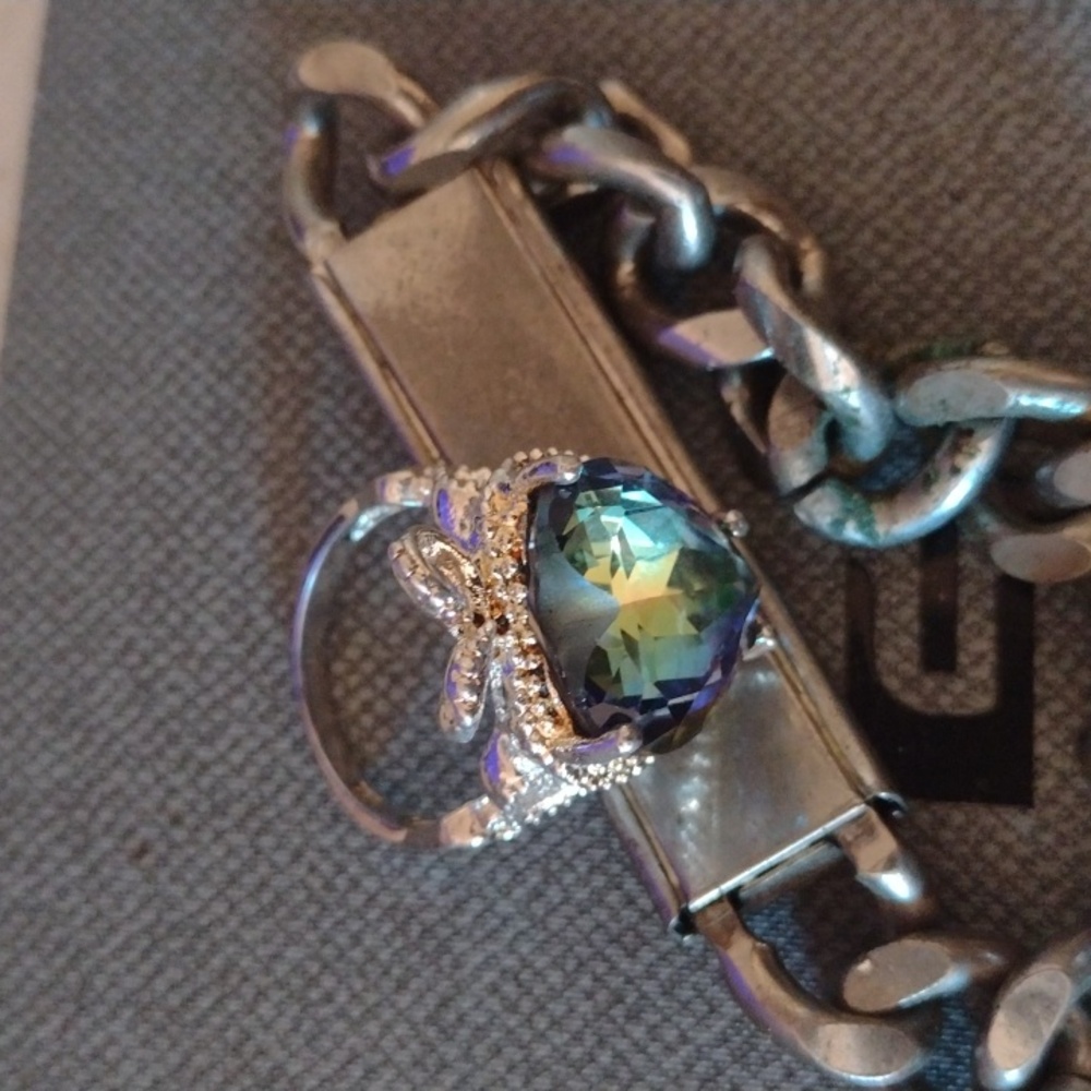 4 Rings& Bracelet - Picture 4 of 7